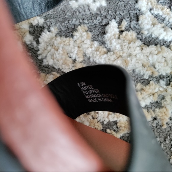 MIA Janyee Lug Sole Ankle Strap Sandals - Picture 8 of 11